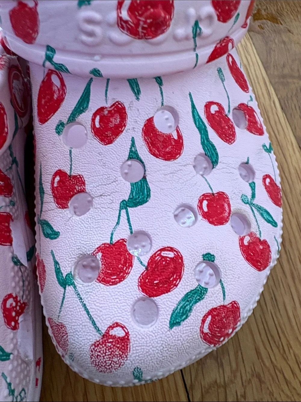 CROCS adorable pink